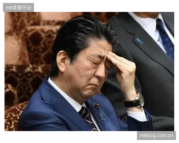 库卢塞夫斯基攻防两端投入巨大，其持球推进是瑞典反击生命线。